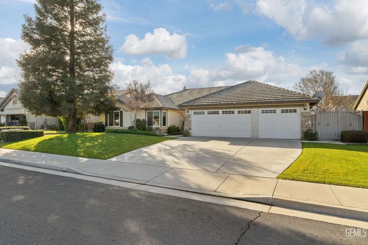 Property Photo:  11415 Mercatello Avenue  CA 93312 