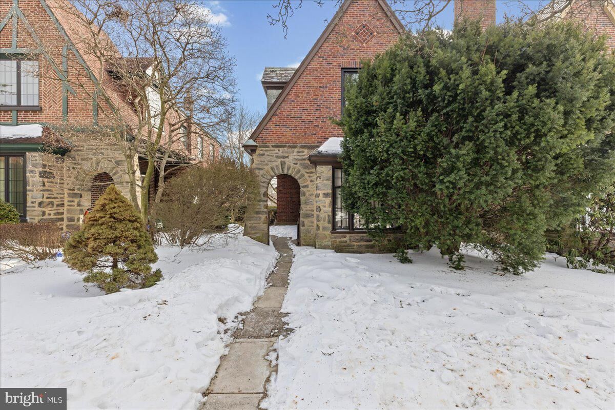 Property Photo: 302 Wadsworth Avenue PA 19119