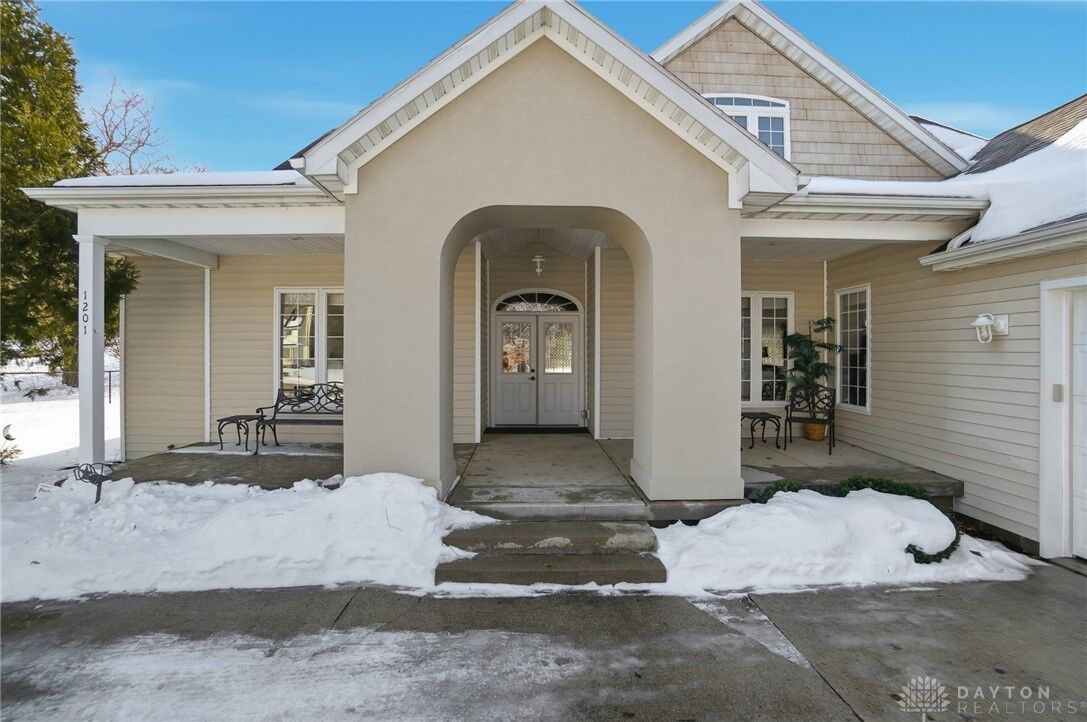 Property Photo:  1201 Kingsgate Road  OH 45503 