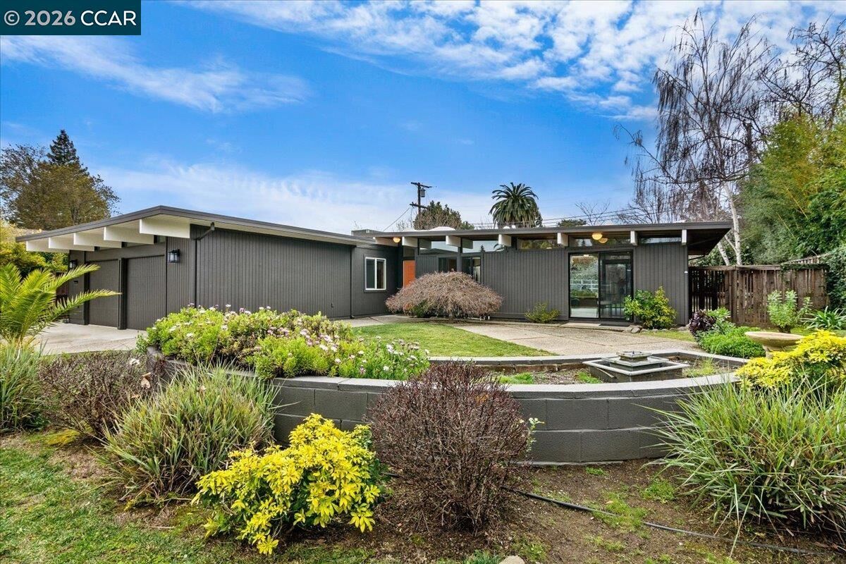 Property Photo:  289 El Divisadero Ave  CA 94598 