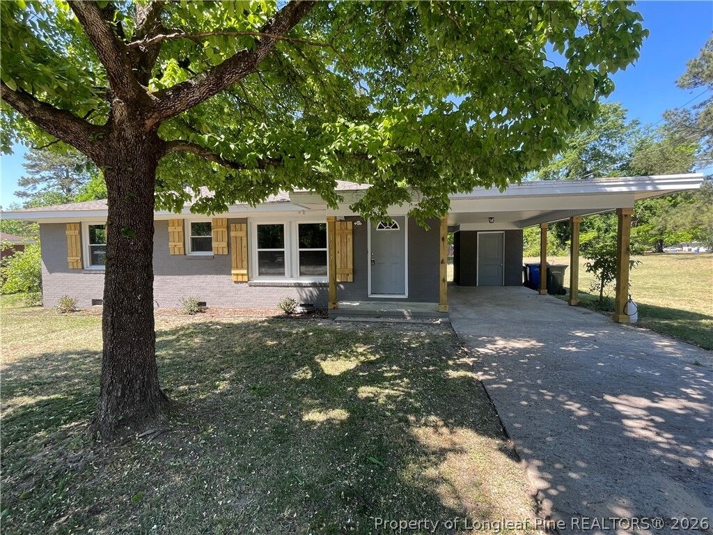 Property Photo:  3037 Wedgewood Drive  NC 28301 