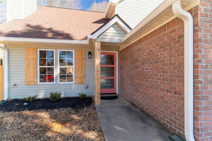 Property Photo:  109 Richmond Drive  GA 30534 