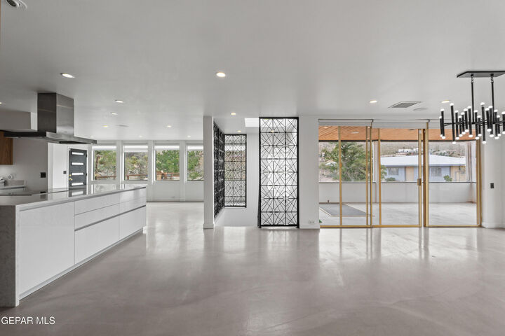 Property Photo: 808 Wingfoote Road TX 79912