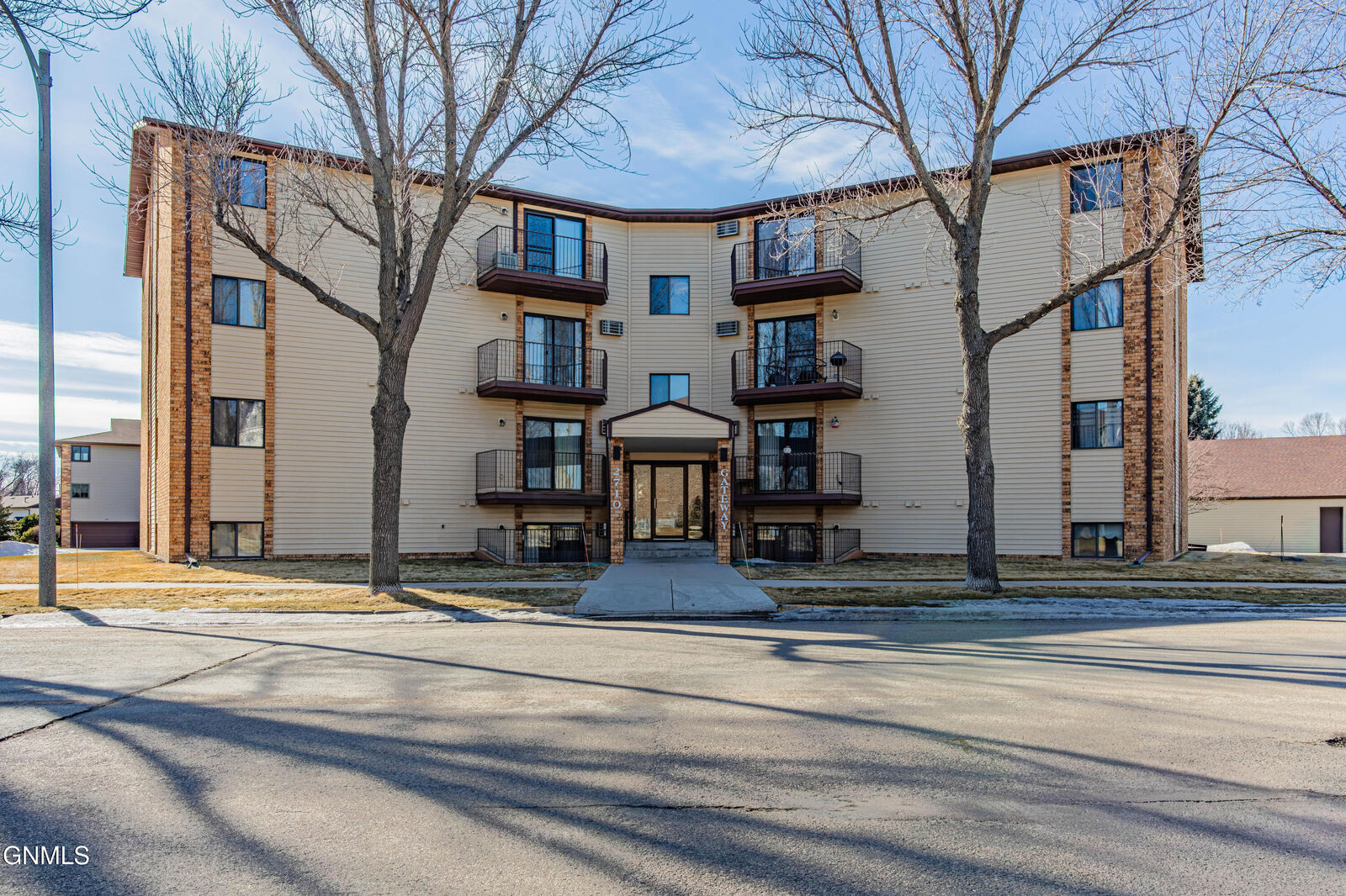 Property Photo:  2710 Gateway Avenue 1F  ND 58503 