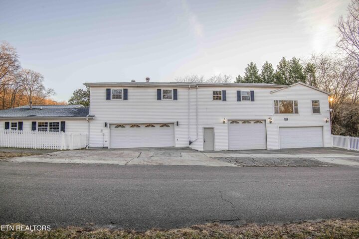 Property Photo:  400 Furnace Ave  TN 37854 