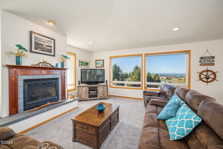 Property Photo:  1015 NE 7th Street  OR 97365 