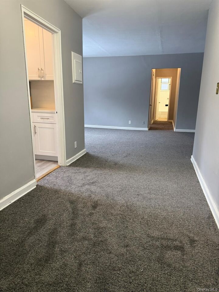 Property Photo:  175 Bryant Crescent 1J  NY 10605 