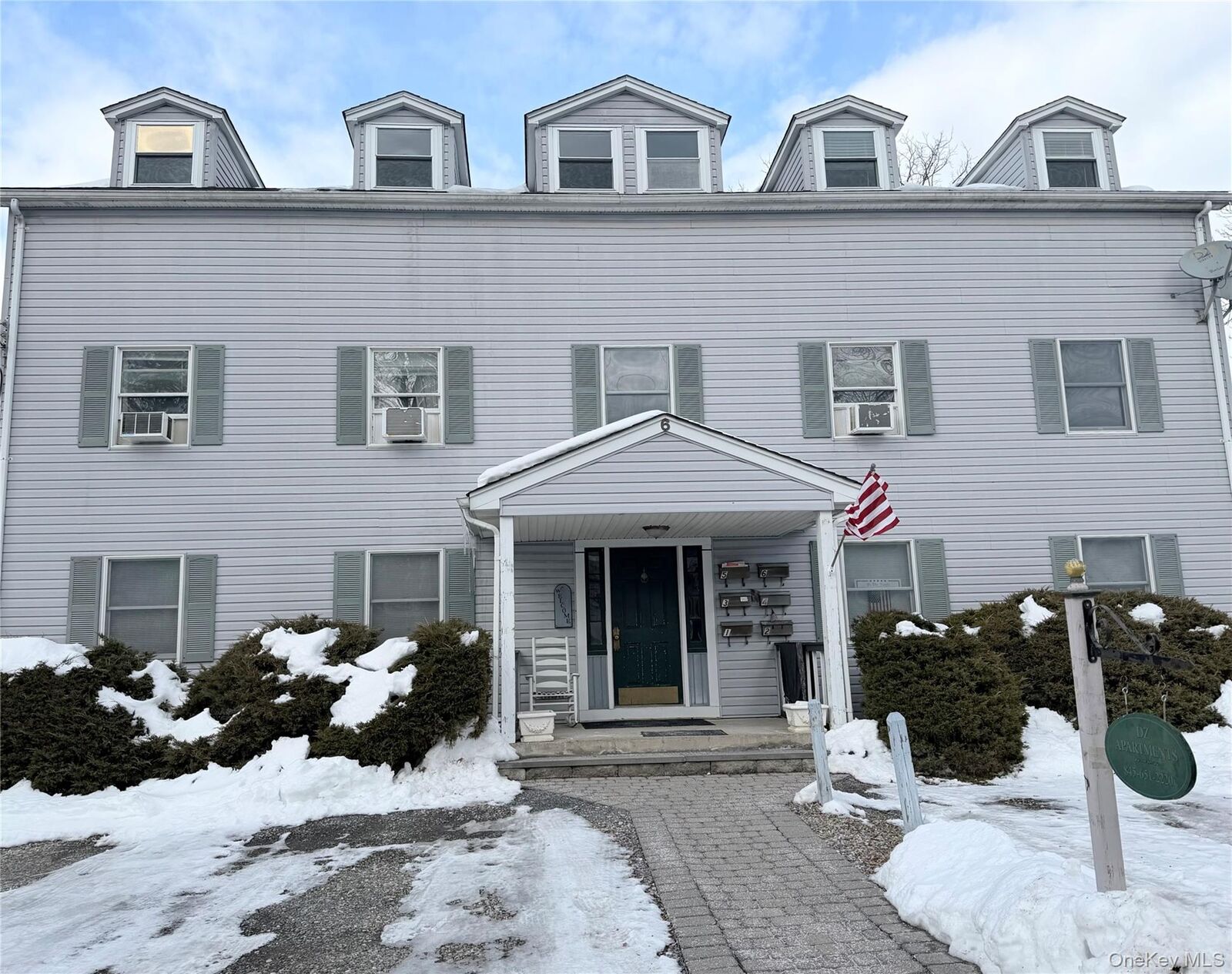 Property Photo:  6 Oakland Court 5  NY 10990 