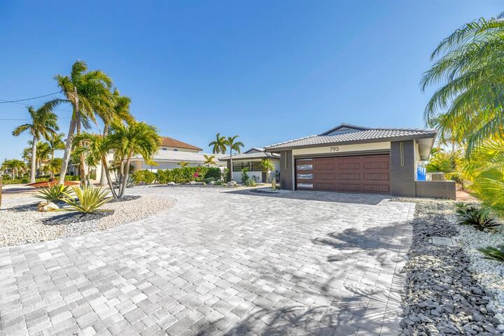 Property Photo:  795 Capri Boulevard  FL 33706 