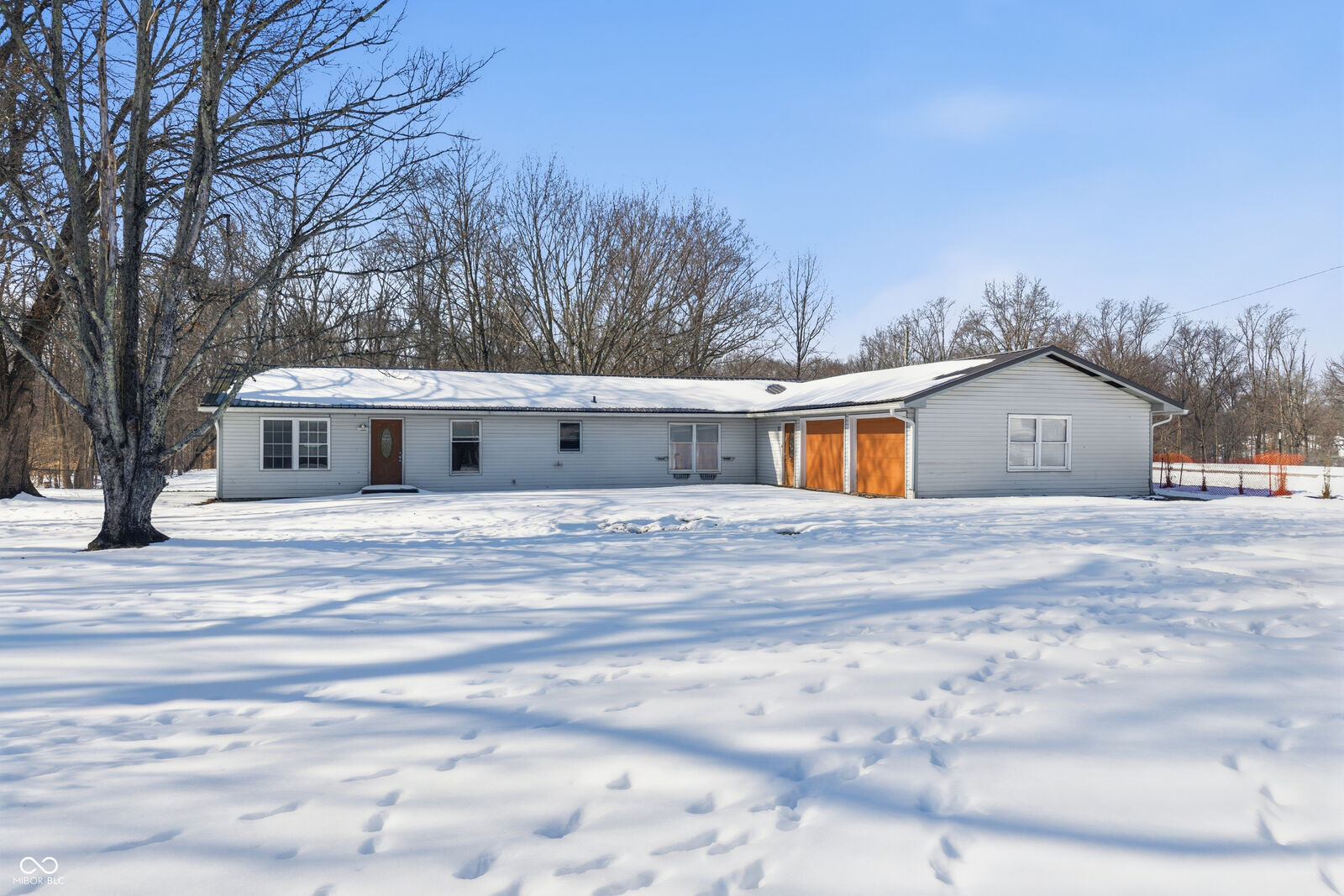 Property Photo: 8121 N Fox Hollow Road IN 47408