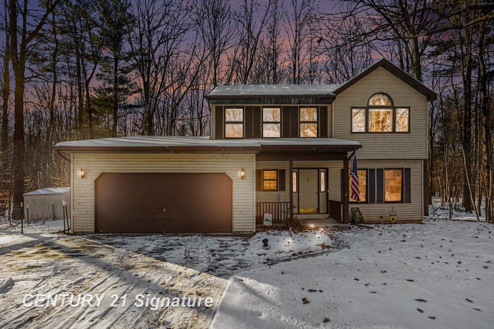 Property Photo:  909 S Pinecroft Street  MI 48640 