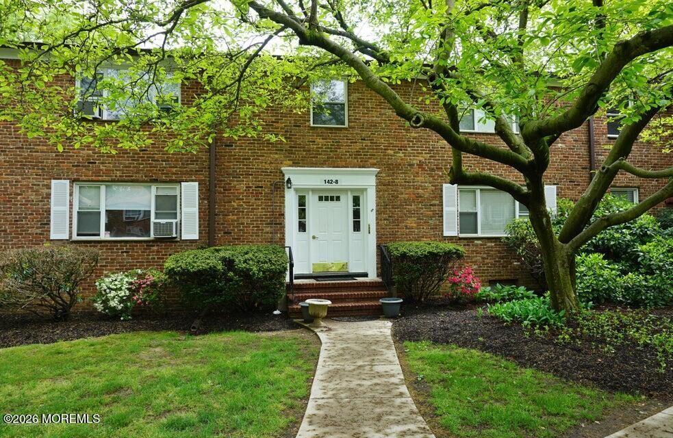 Property Photo:  142 South Street 8B  NJ 07701 