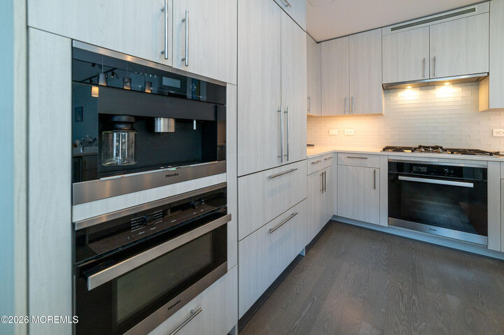 Property Photo:  30 Melrose Terrace 208  NJ 07740 