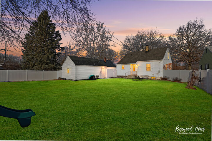 Property Photo:  1340 Lennington NE Circle  IL 60901 