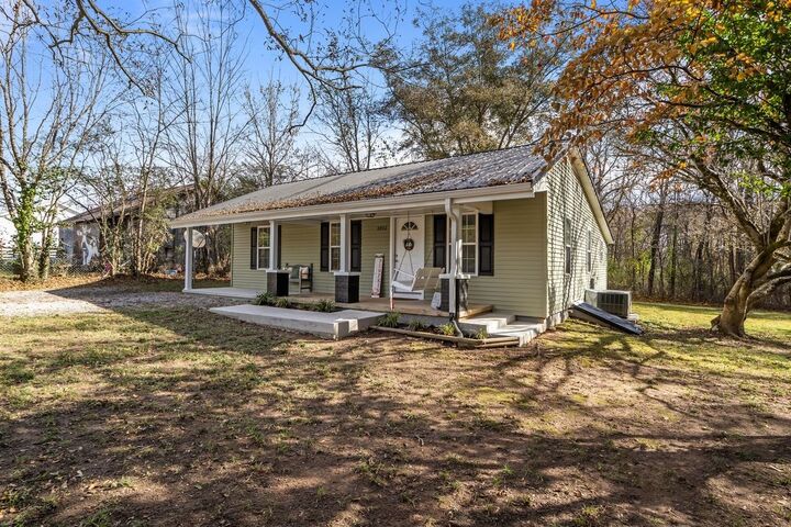 Property Photo: 1011 S Spring St TN 37355