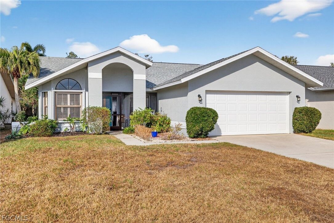 Property Photo: 13171 Regent Circle FL 33966