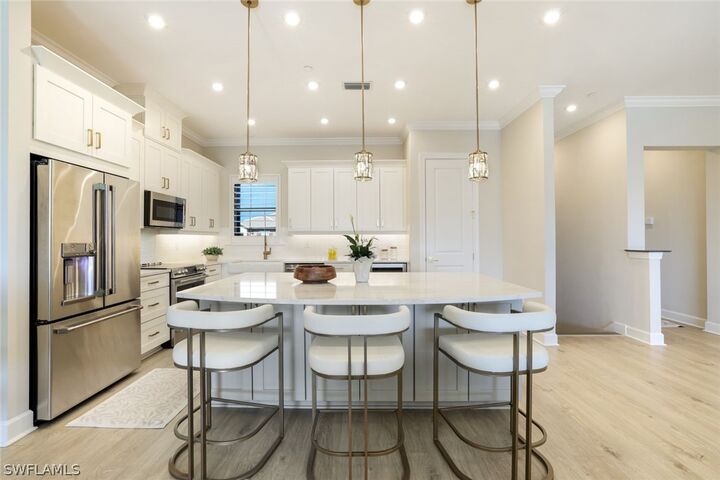 Property Photo: 15336 Lucerna Street 203 FL 34114