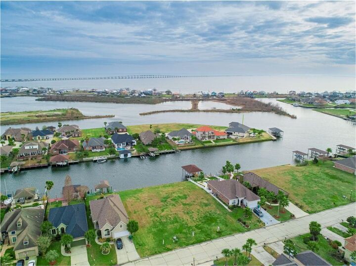 Property Photo:  1444 Royal Palm Drive  LA 70458 