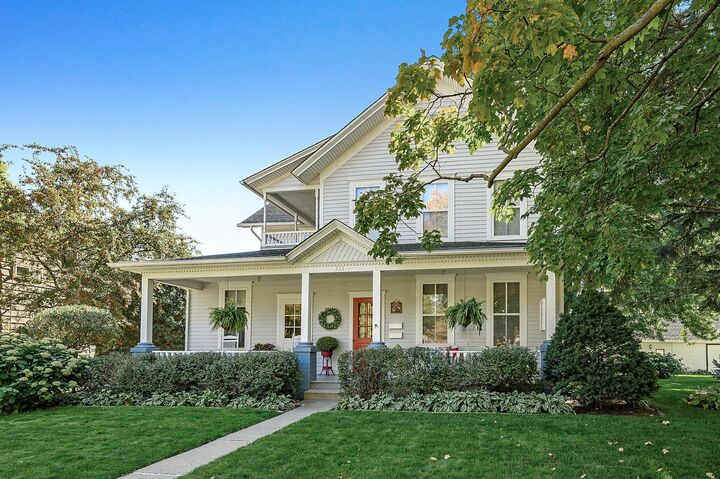 Property Photo:  333 W 2nd Street  MN 55387 