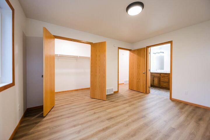 Property Photo: 321 W Garfield Avenue MN 56557