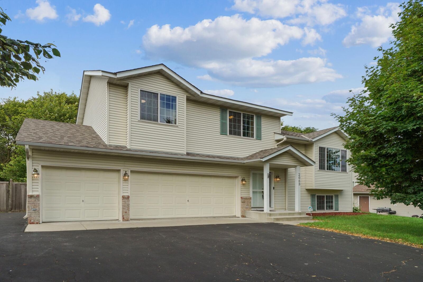 Property Photo: 2063 Wild Wings Pass MN 55054