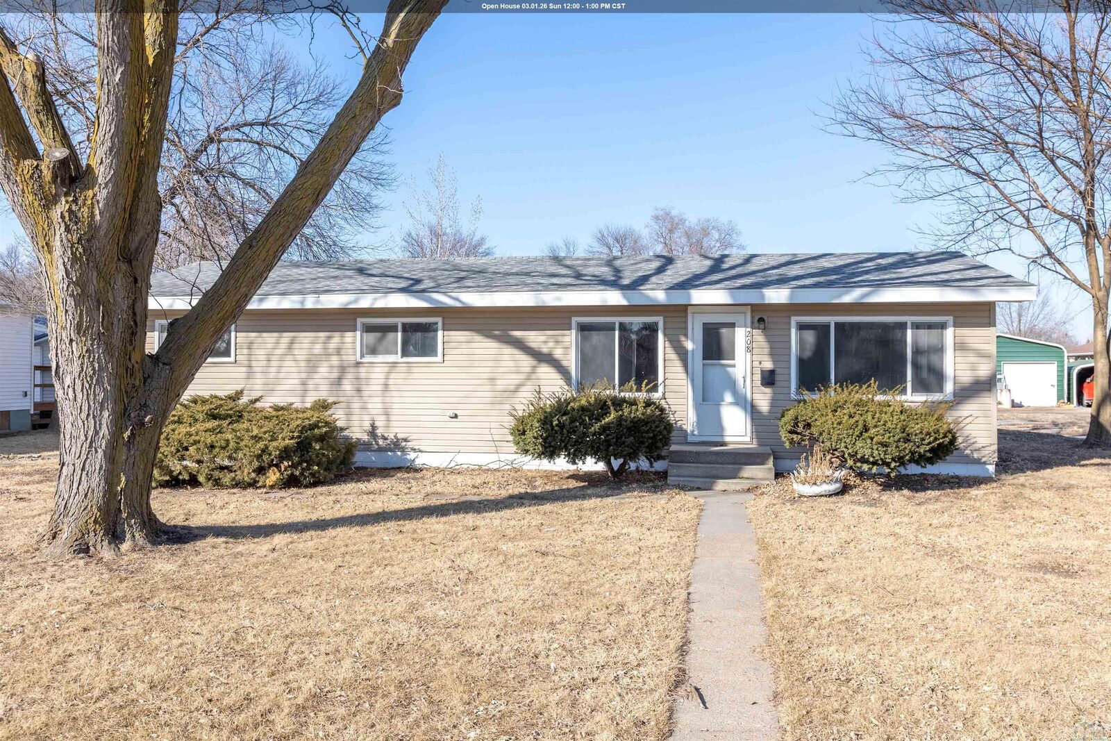 Property Photo:  208 Iowa Avenue  IA 51040 