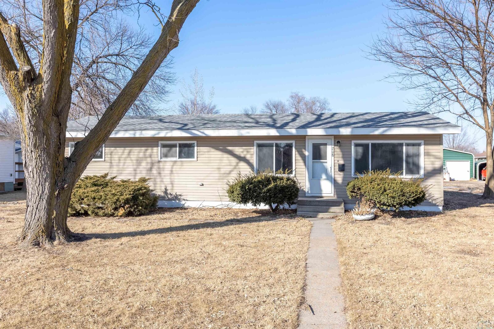 Property Photo:  208 Iowa Avenue  IA 51040 