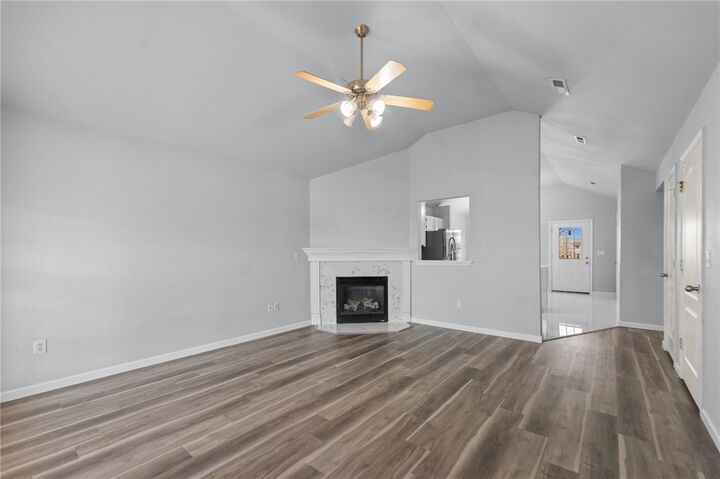 Property Photo:  2400 SW Choctaw Street  AR 72712 