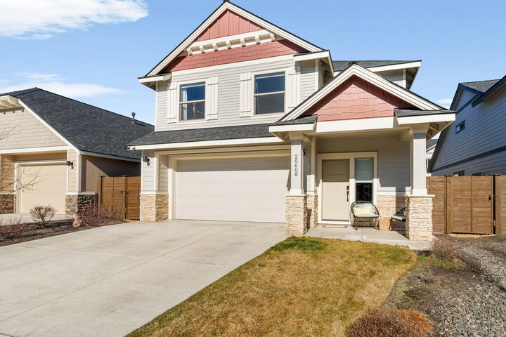 Property Photo:  20608 Rolen Avenue  OR 97702 