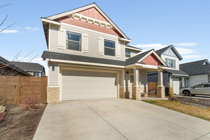 Property Photo:  20608 Rolen Avenue  OR 97702 