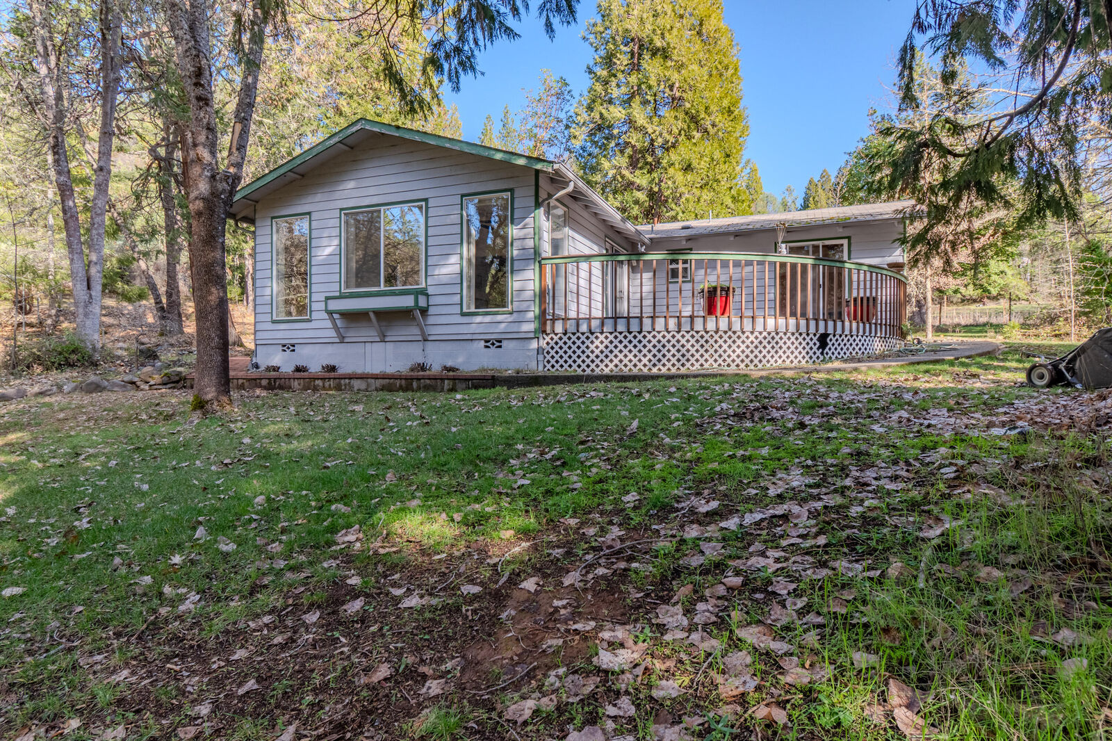 Property Photo: 10950 Ramsey Road OR 97525