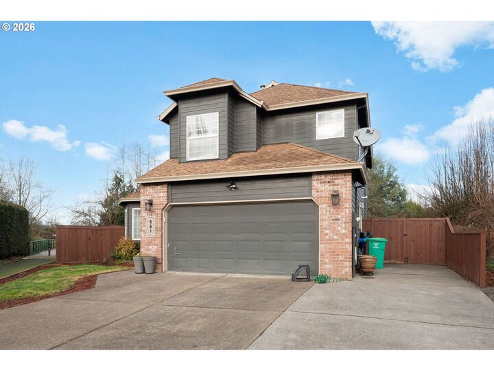 Property Photo: 531 NE Meadow Dr OR 97211