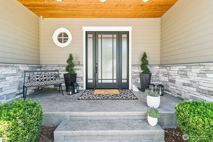 Property Photo:  29012  218th Avenue SE  WA 98010 