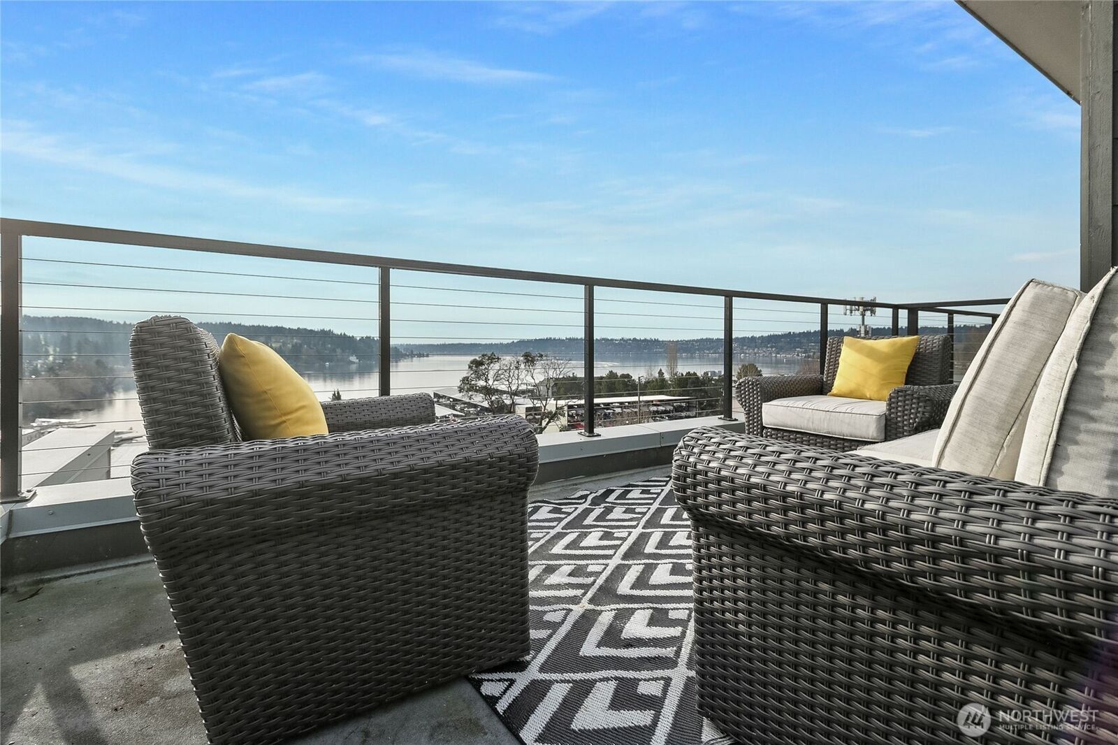 Property Photo: 6225 NE 181st Street 101 WA 98028