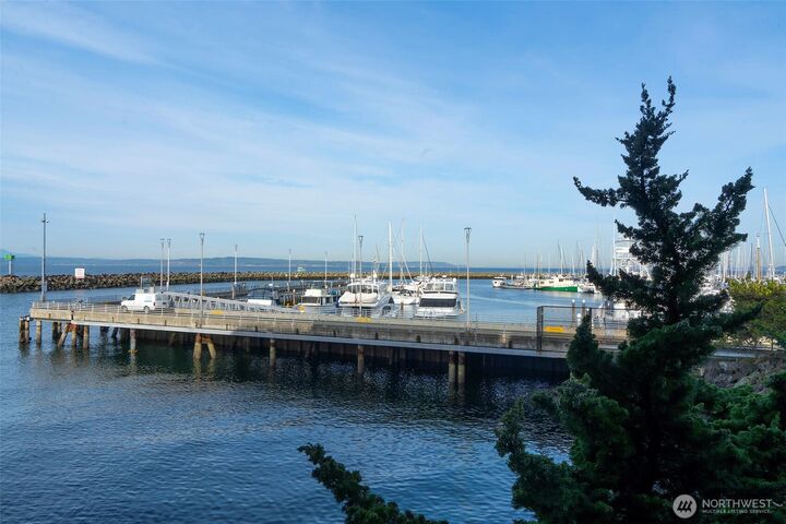 Property Photo: 6533 Seaview Avenue NW 203A WA 98117
