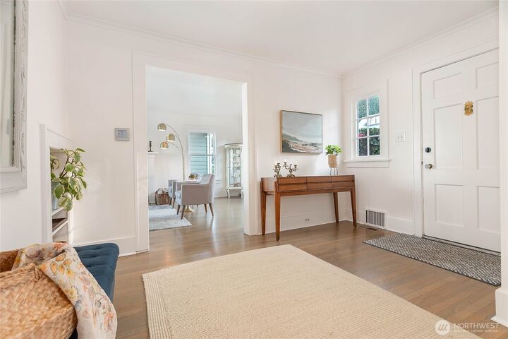 Property Photo:  322 S Forest Street  WA 98225 