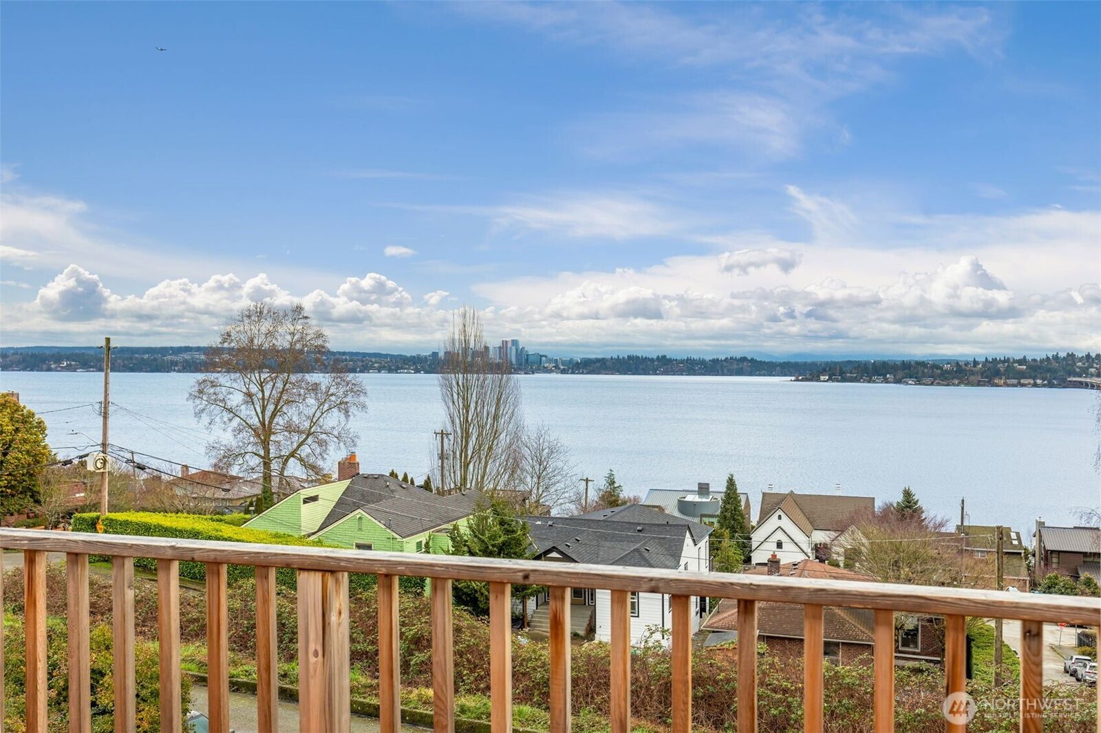 Property Photo:  913  Lake Washington Boulevard S  WA 98144 
