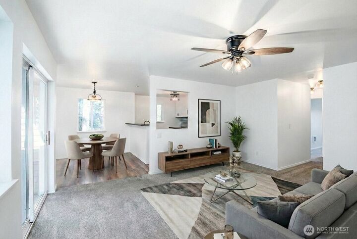 Property Photo:  595  Newport Way  NW D4  WA 98027 