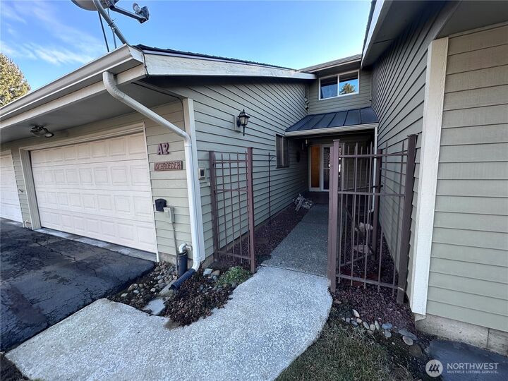 Property Photo: 500 E Cherry Lane A-2 WA 98926