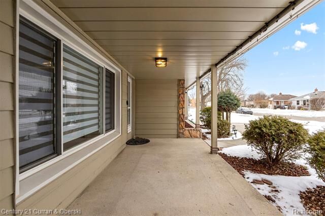 Property Photo:  7260 Fenton Street  MI 48127 