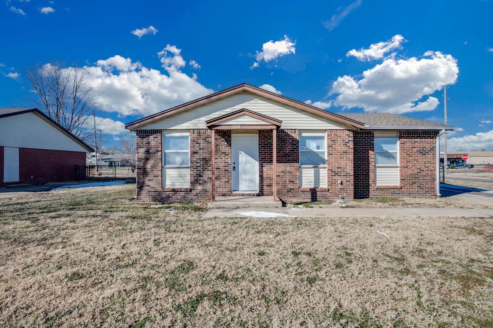 Property Photo:  551 N Summitlawn St  KS 67212 