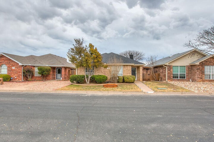 Property Photo:  5110 Oak Grove Boulevard  TX 76904 