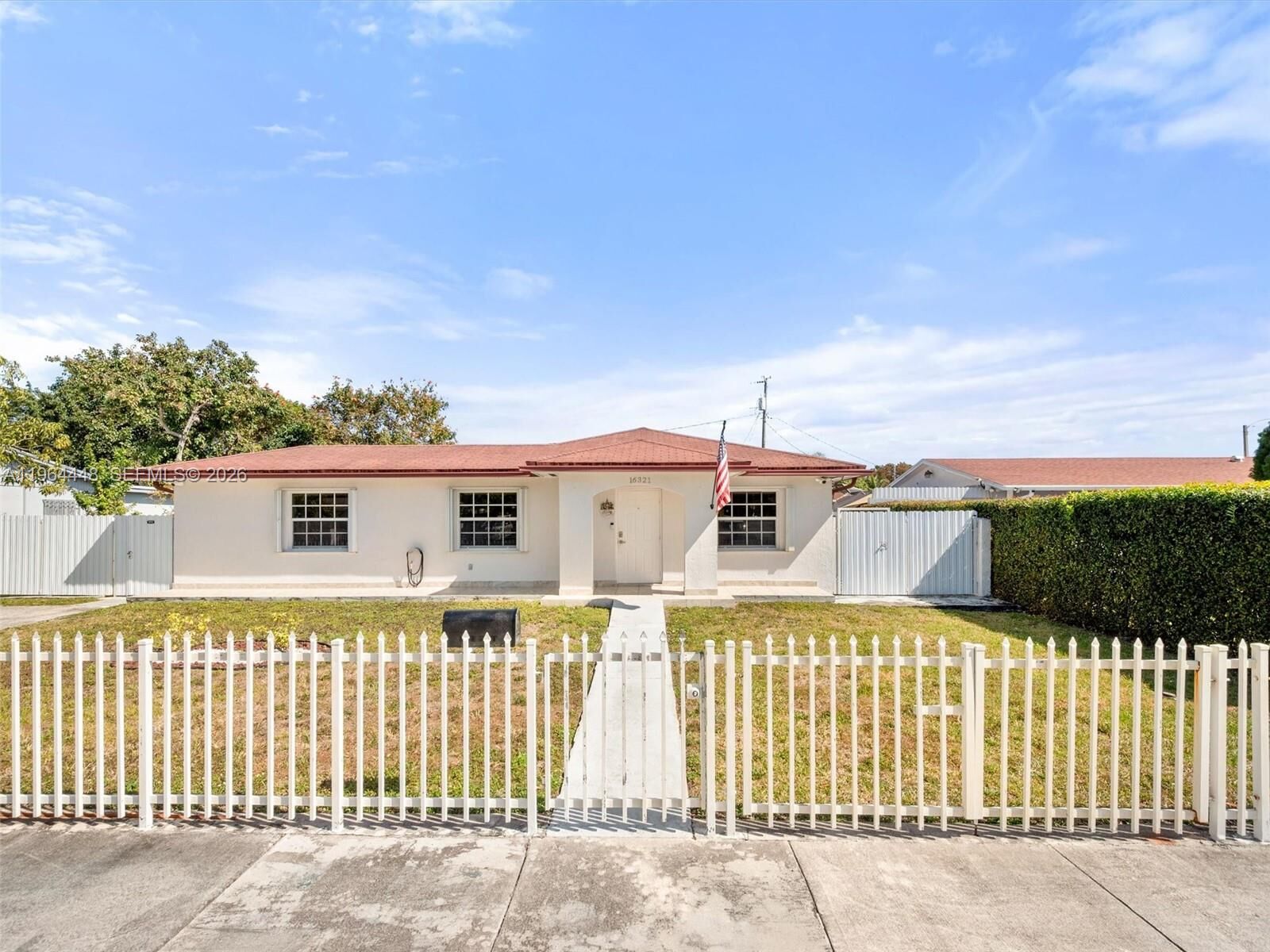Property Photo: 16321 SW 102nd Pl FL 33157