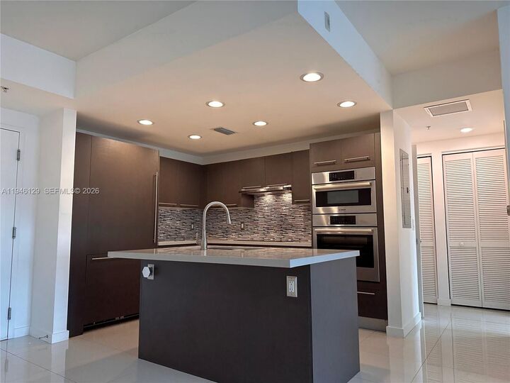 Property Photo: 7751 NW 107th Ave 419 FL 33178