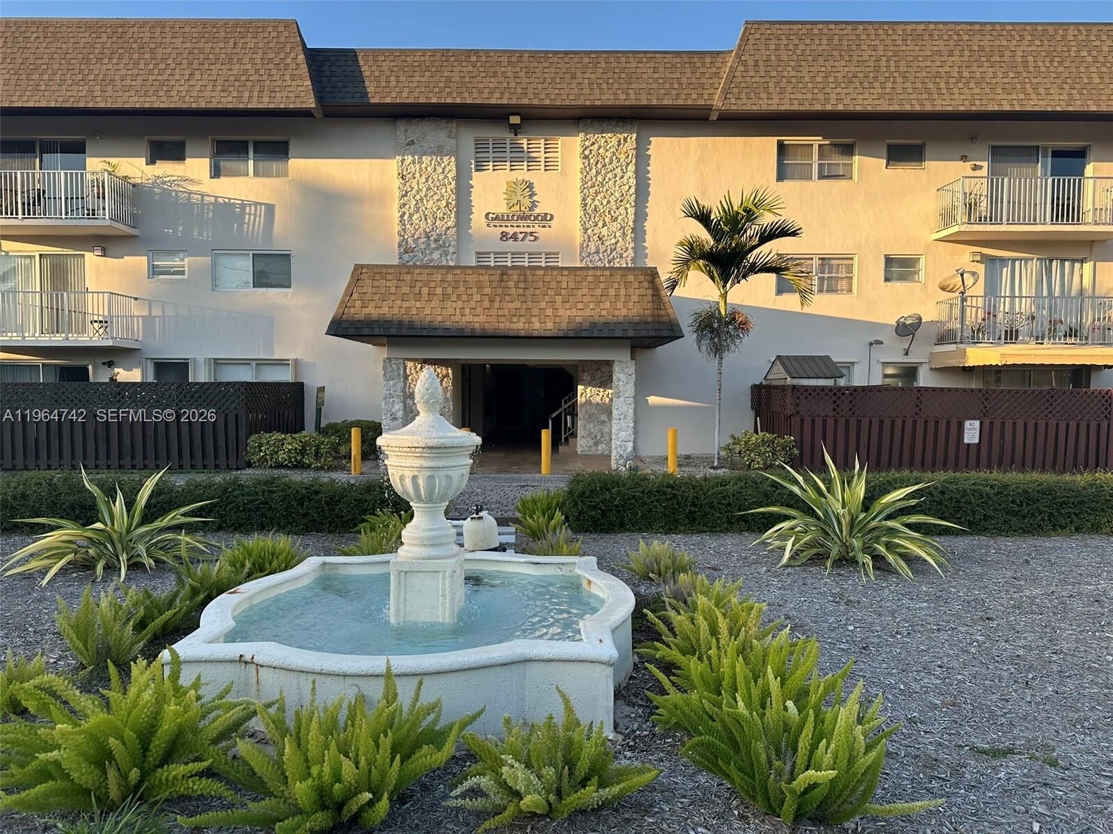 Property Photo: 8475 SW 94th St 228E FL 33156