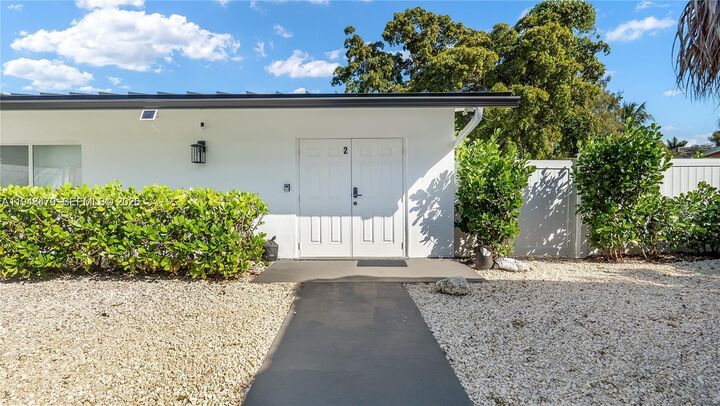 Property Photo: 1702 SW 20th St A FL 33315