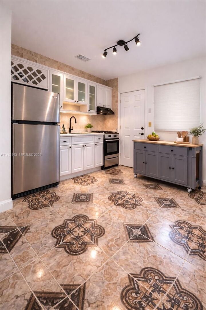 Property Photo:  4001 NW 15th Ave 4001  FL 33142 