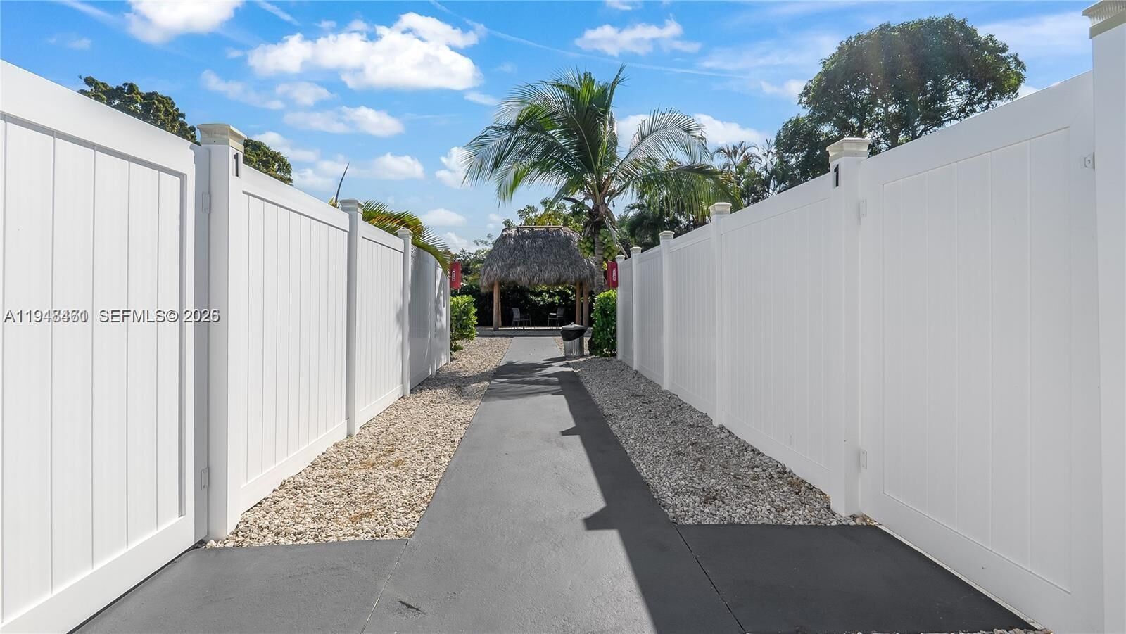 Property Photo: 1702 SW 20 St FL 33315