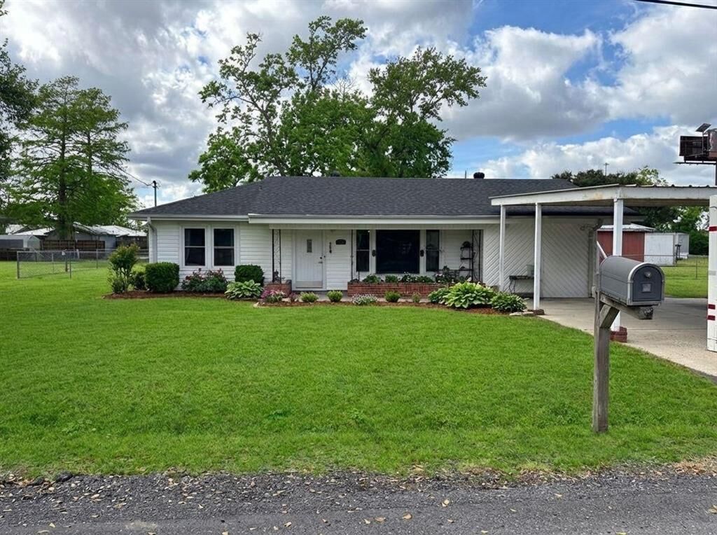 Property Photo:  2506 Thomason St Street  LA 70665 