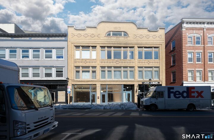 Property Photo:  125 Washington Street 206  CT 06854 